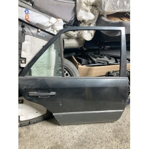 Mercedes W124 Sağ Arka Kapı