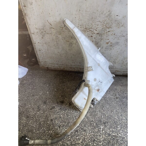 61677068996 bmw 1 serisi e87 3 serisi e90 cam su deposu orjinal çıkma - görsel 3